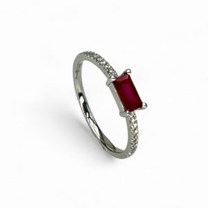 Anillo rubi baguette